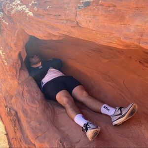 Meet your Posher, Troy